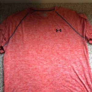 Men’s Under Armour t-shirt.